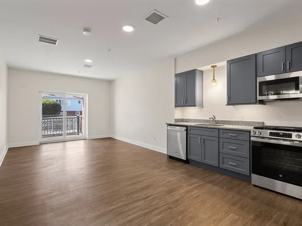 10 Franklin Ave APT 204, Revere, MA 02151