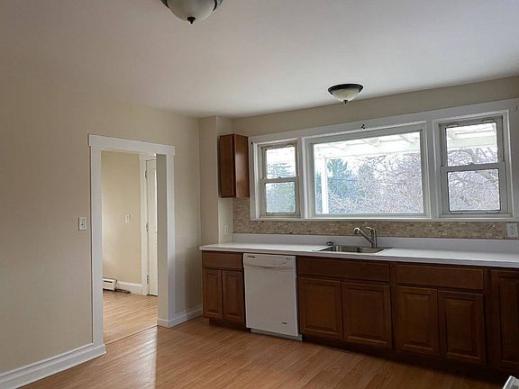 3rd image of 245-249 249 Lattintown Rd