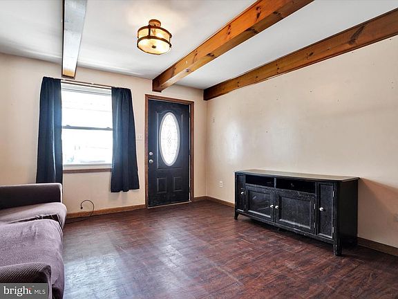 4th image of 213 S Morris St