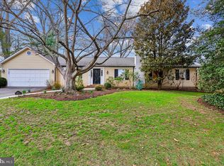 9814 Gartrell Pl, Kensington, MD 20895