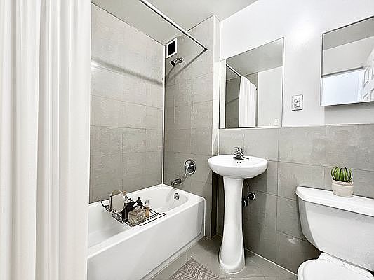 4th image of 1765 Townsend Ave APT 5D