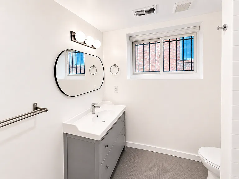 11 U St NW #B — Photo 7