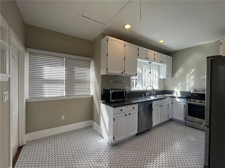 128 N Ivy Ave — Photo 9