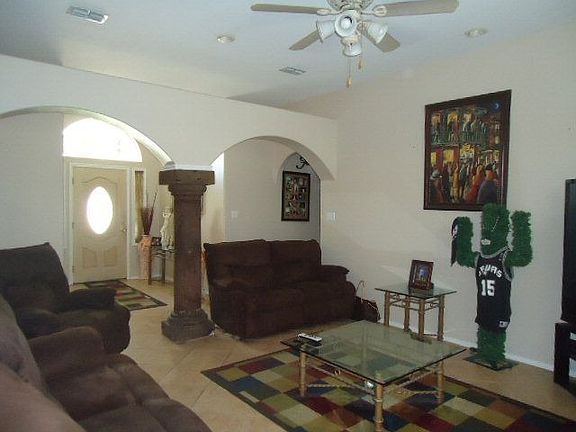 3rd image of 1518 Oak Dr