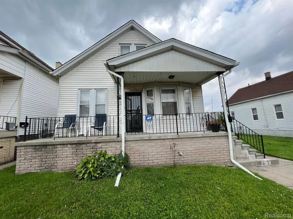 2389 Commor St, Hamtramck, MI 48212