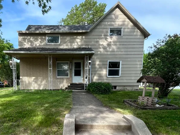 2108 Hill Ave, Spirit Lake, IA 51360