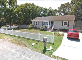 10 Leaf Ave, Central Islip, NY 11722