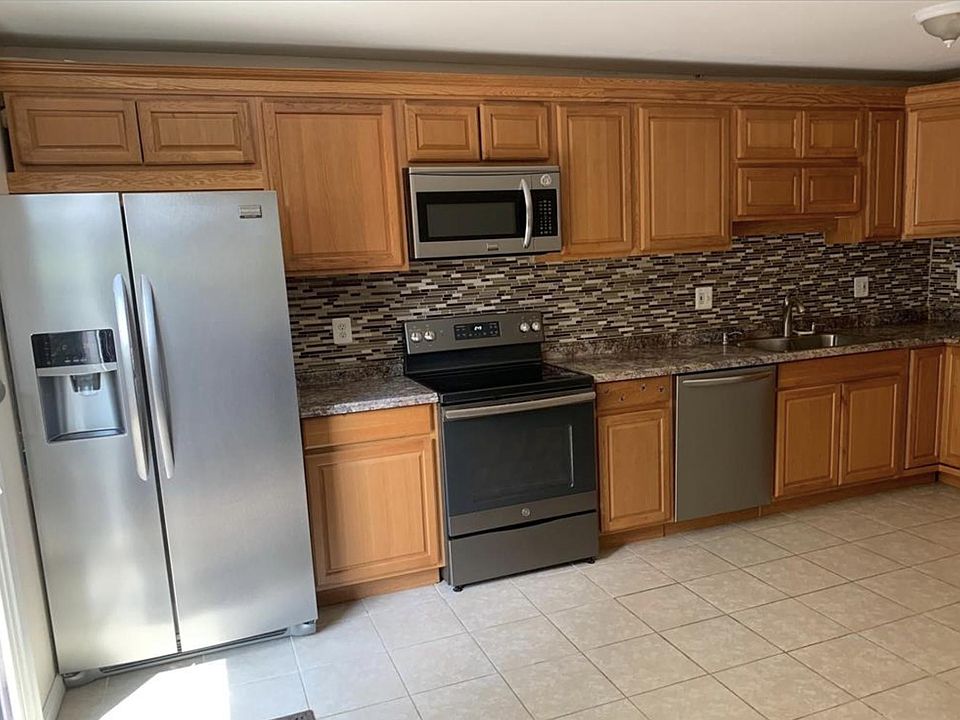 38105 Lordstown Dr, Sterling Heights, MI 48312 Zillow