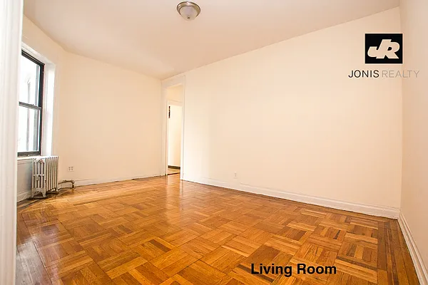 Rented by Jonis Realty | media 32