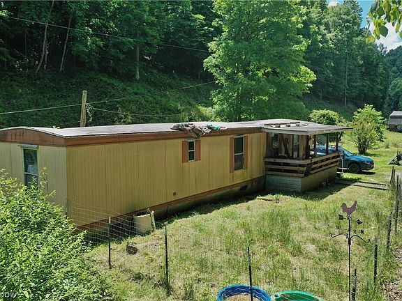 3rd image of 652 Dennis Fork Rd