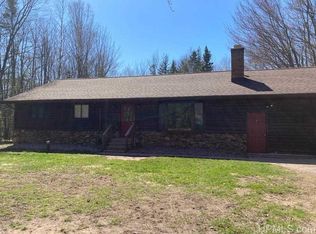 N7477 Carmody Rd, Munising, MI 49862