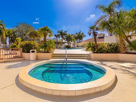 4th image of 1951 Island Club Dr APT 43