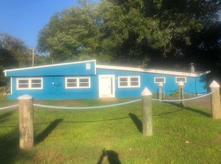 43 Circuit Dr, Narragansett, RI 02882