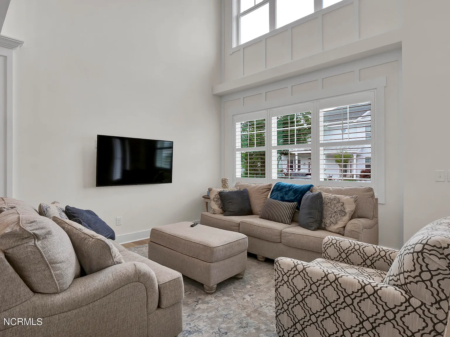 3 bed, 2.5 bath, $2,750 — Photo 4