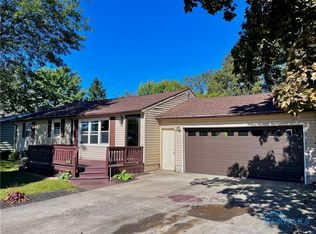 161 Crestview Ln, Tiffin, OH 44883