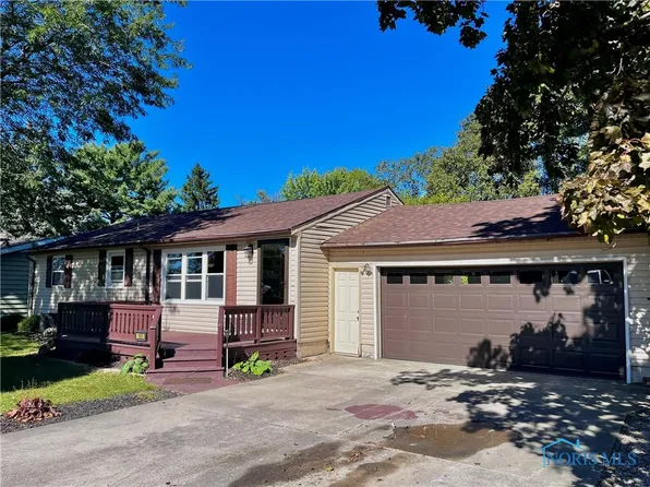 161 Crestview Ln, Tiffin, OH 44883