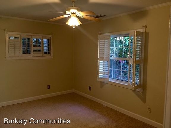 5th image of 1303 Sunset Dr