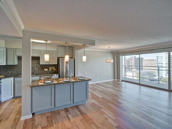 Bright & light open floorplan