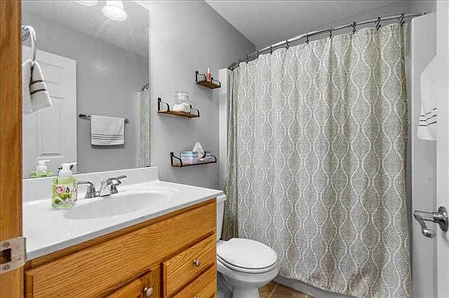 2049 Sherman Dr — Photo 7