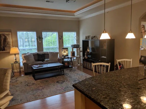 2756 McKnight Crossing Ct, Saint Louis, MO 63124