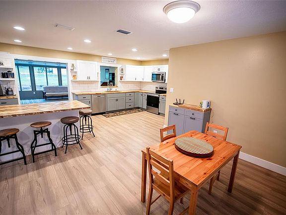 3rd image of 23816 OAK TREE DRIVE