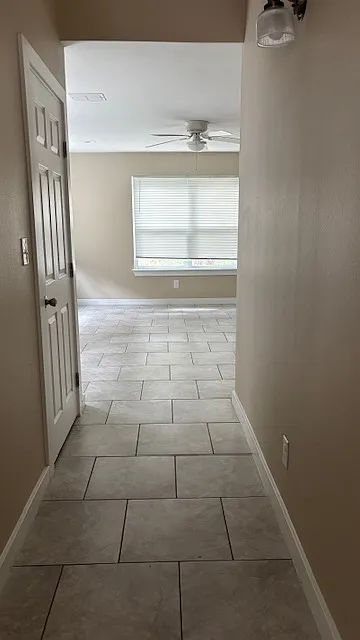 3 bed, 2.5 bath, 1466 sqft, $1,800 — Photo 3