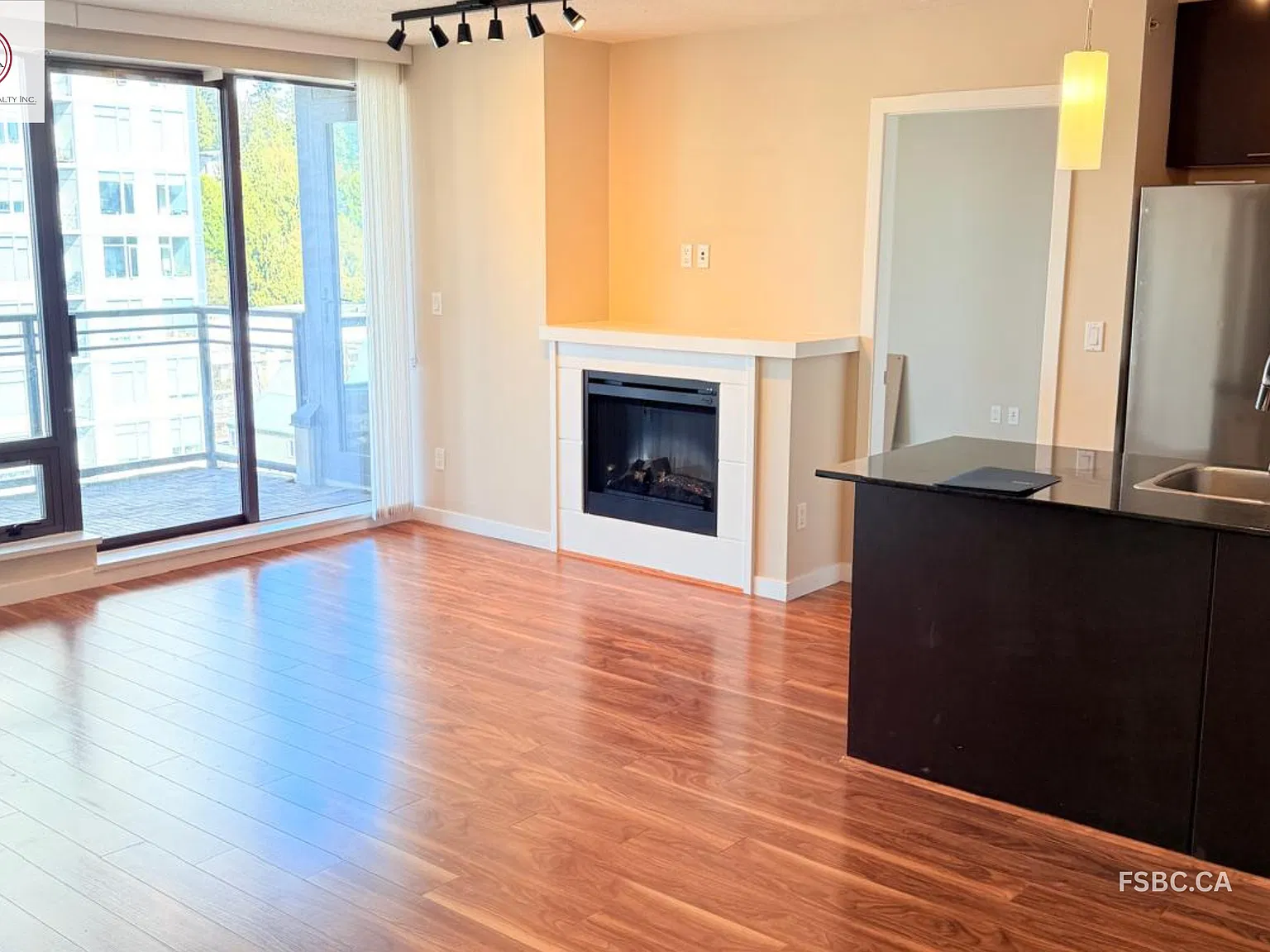 2 bed, 866 sqft, $2,650 — Photo 2