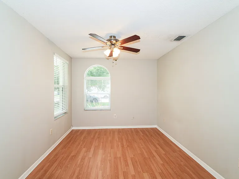 1846 Twisting Ln — Photo 14