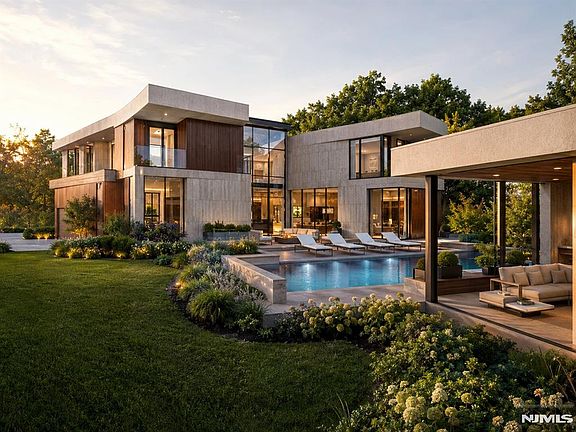 2nd image of 3 Berkery Place