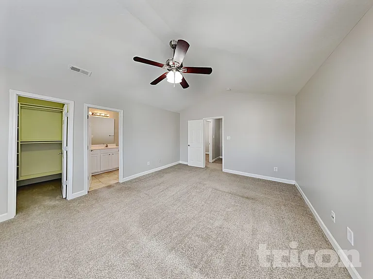 7633 Lady Liberty Ln — Photo 8