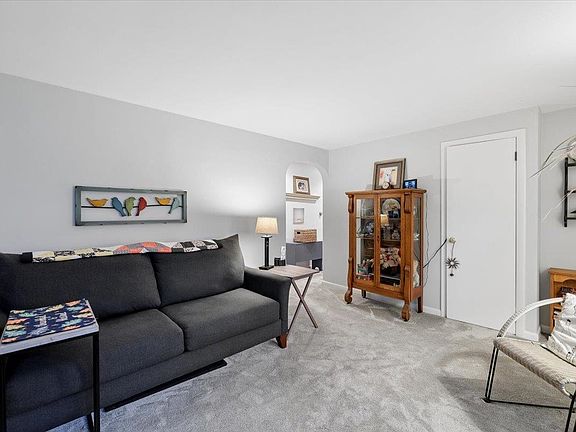 5th image of 33 Stanford Road