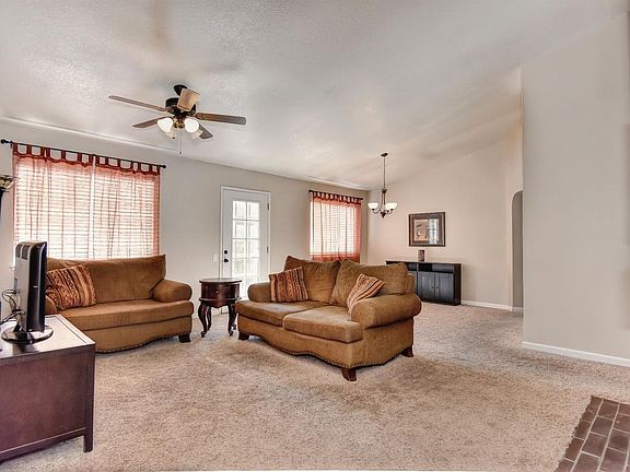 2nd image of 1708 Pebblewood Dr