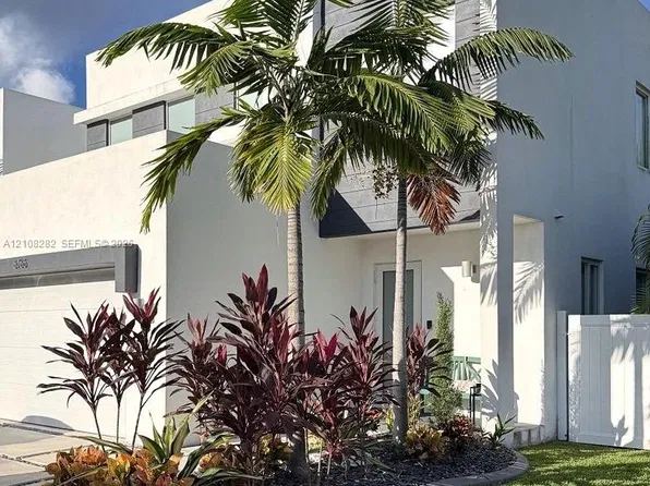 6766 NW 103rd Pl, Doral, FL 33178