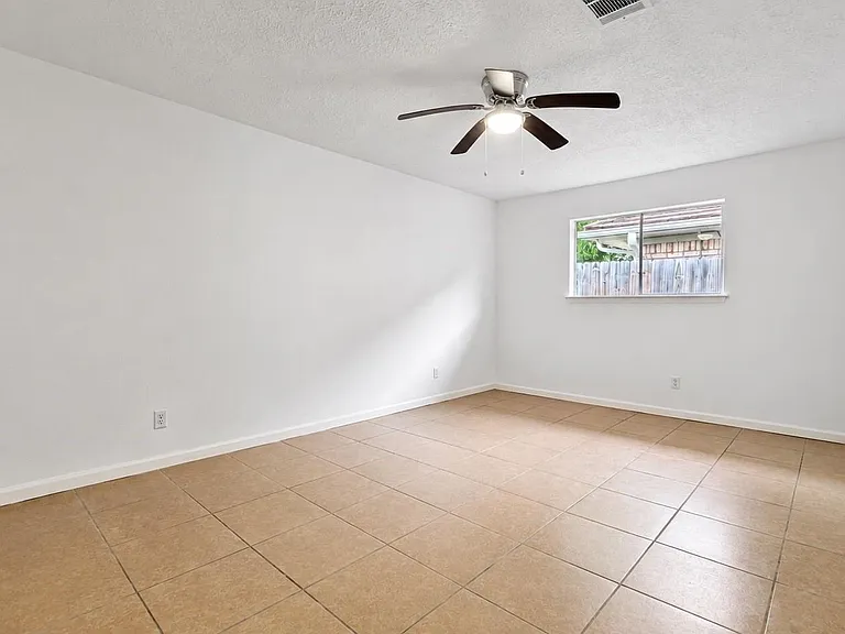 4418 Ponca St — Photo 12