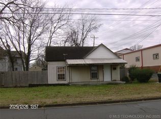 113 W Chickasaw St, Tahlequah, OK 74464