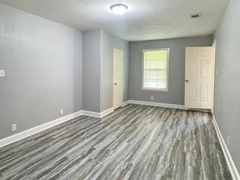 1819 Lincoln Dr — Photo 5