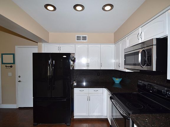 5th image of 9319 N Bayford St