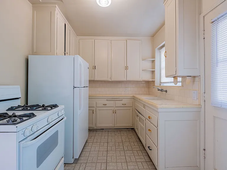 1506 S. Catalina Residences — Photo 6