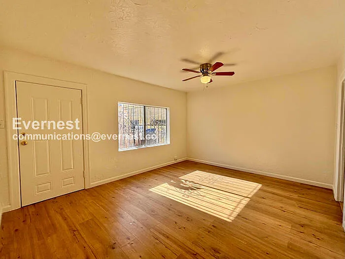 428 1/2 N Kingsley Dr — Photo 10