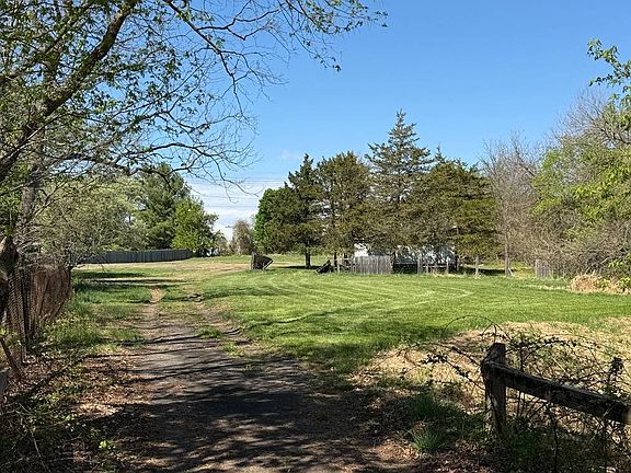 2nd image of 200 Harlan School Rd