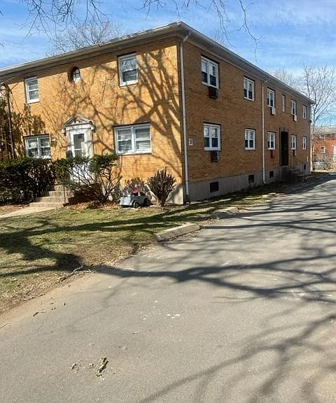38 Deerfield Ct #A — Photo 1