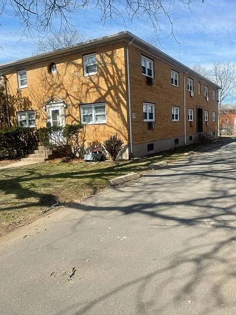 Building Photo - 38 Deerfield Ct #B