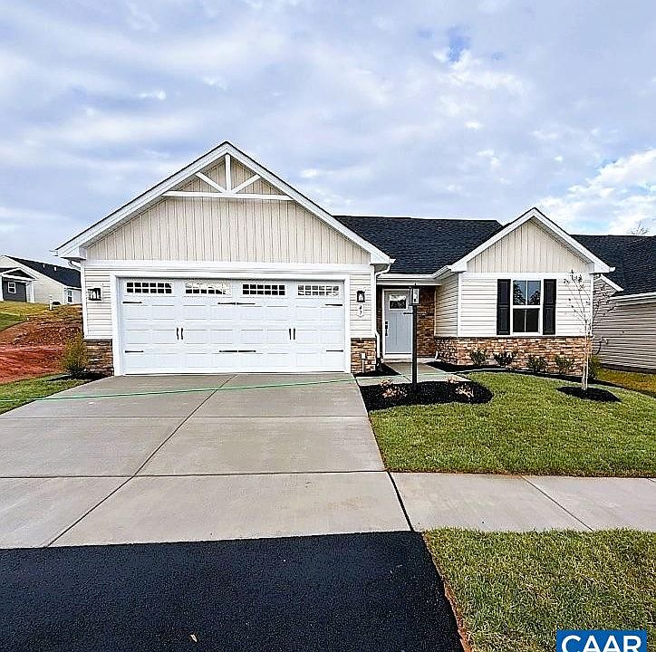 1st image of 47 Gunnison Dr