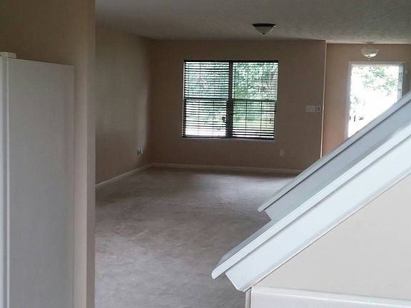 4th image of 6021 Lakeside Manor Ave