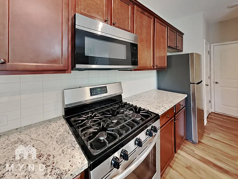 541 Lanier Ct — Photo 9