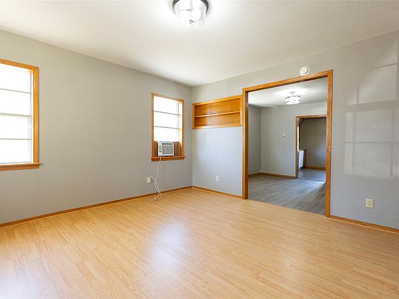 3rd image of 313 E Harrison Ave