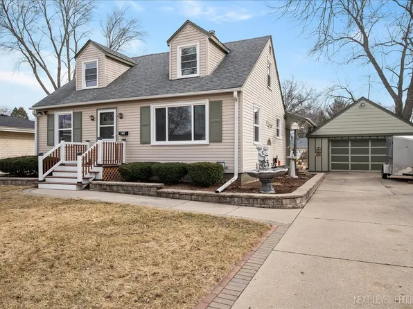 140 S Westlawn Ave, Aurora, IL 60506