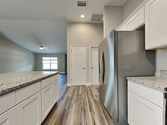 4th image of 7292 N Gibralter Dr