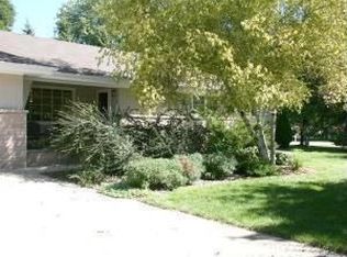 N52W15370 El Rio Dr, Menomonee Falls, WI 53051