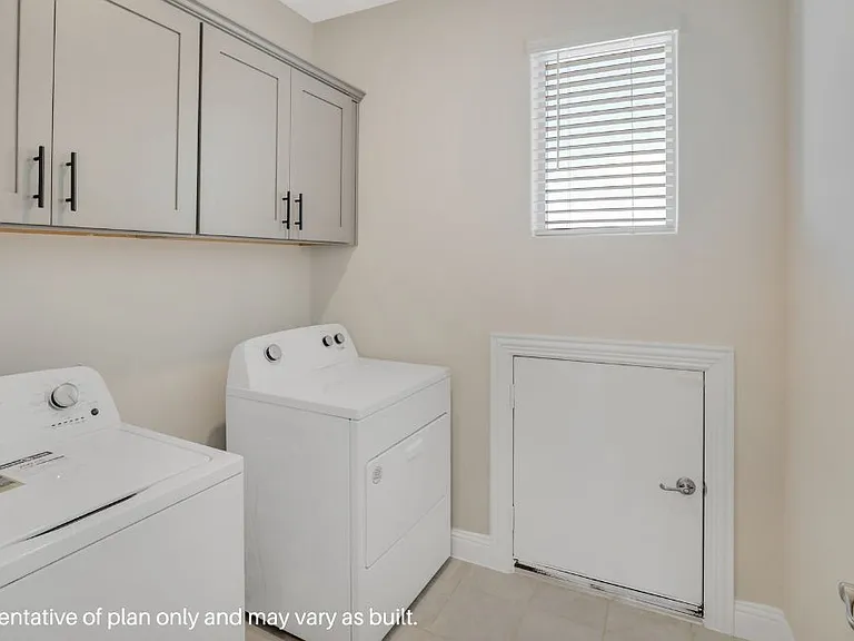 4544 Cinema St — Photo 15